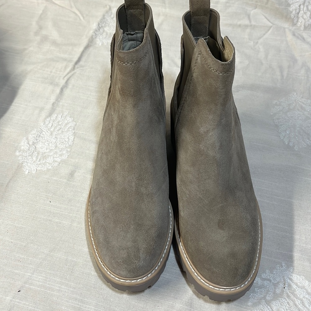 Dolce Vita Haily Suede Pull-On Block Heel Boots